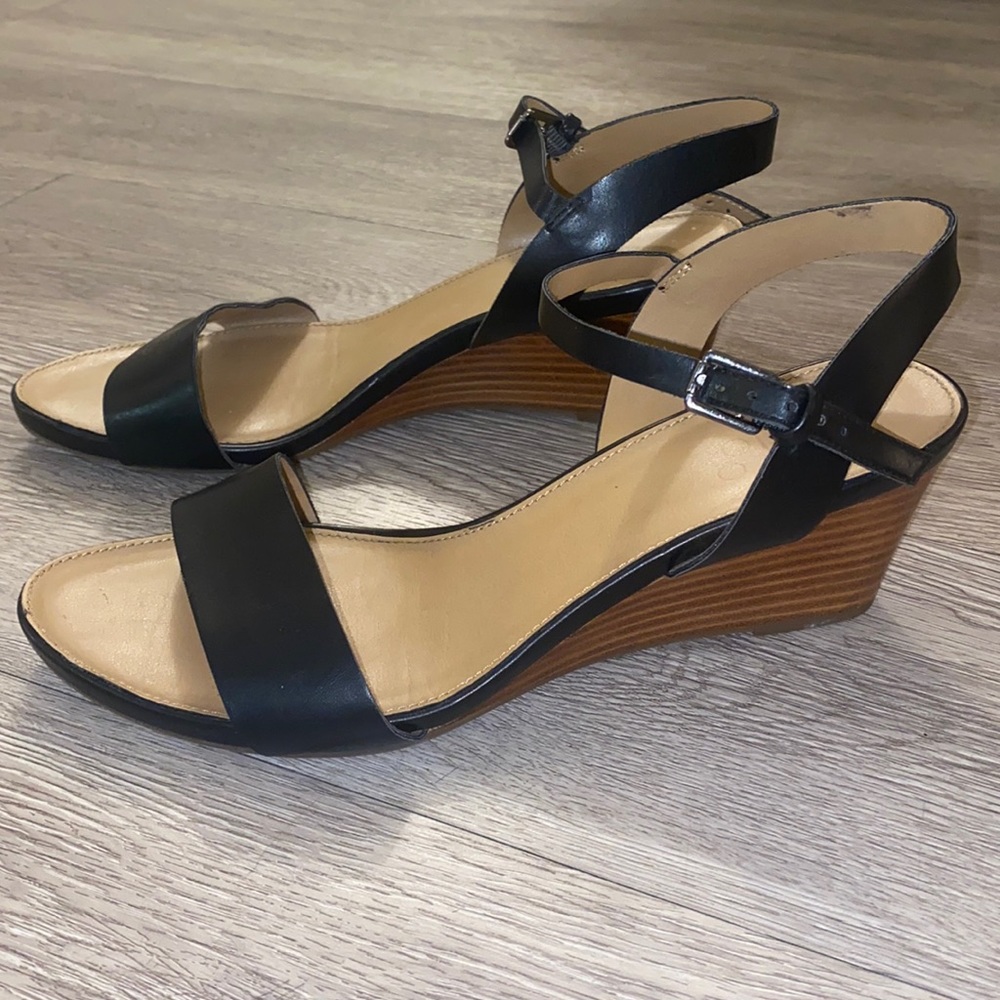 LIKE NEW! Franco Sarto Women’s Sandals. Size 8 Worn less than 5 times.